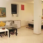 Street Garden Apartment